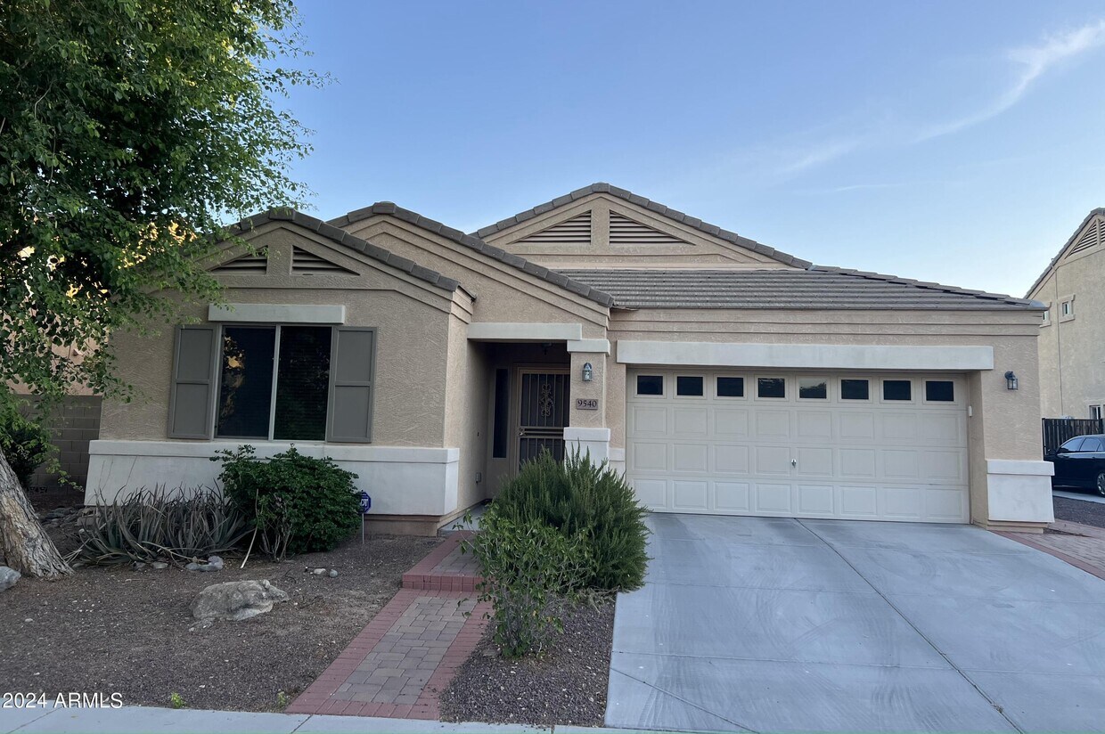 Foto principal - 9540 W Deanna Dr