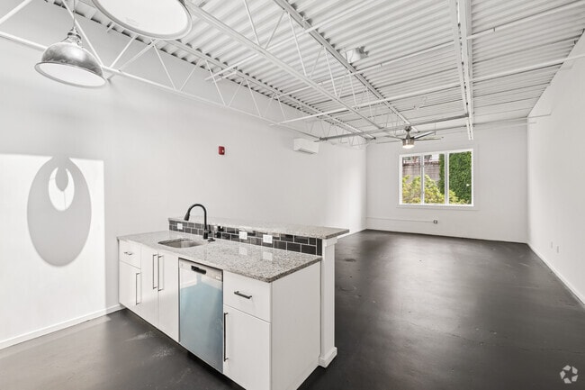 Interior Photo - 4151-4159 Main St