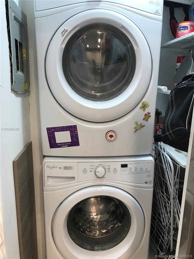 Foto del edificio - 2430 Brickell Ave