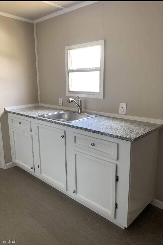 Building Photo - 1 br, 1 bath House - 2511 FM 724 ALL BILLS...