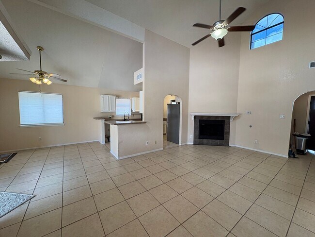 Foto del edificio - WEST SIDE HOME FOR RENT