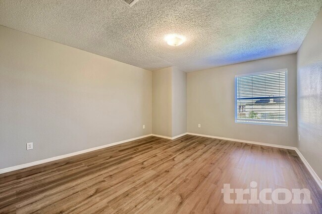 Building Photo - 3040 Clemente Dr