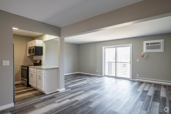 2BR, 1BA - 825 SF - The LUX of Saginaw