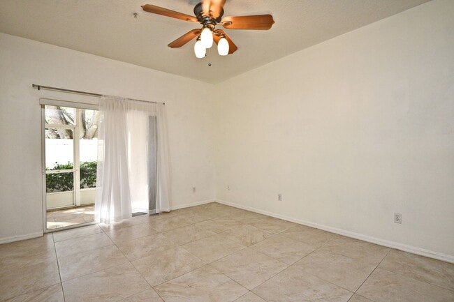 Building Photo - 692 Seabrook Ct