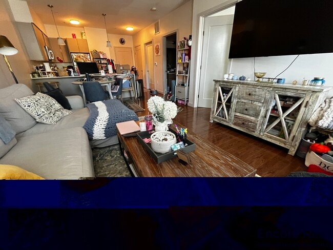 Building Photo - 77 Thorndike St