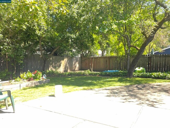 Foto del edificio - 926 Moon Ct