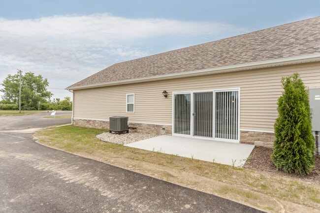 Building Photo - 1457 River Park Lane