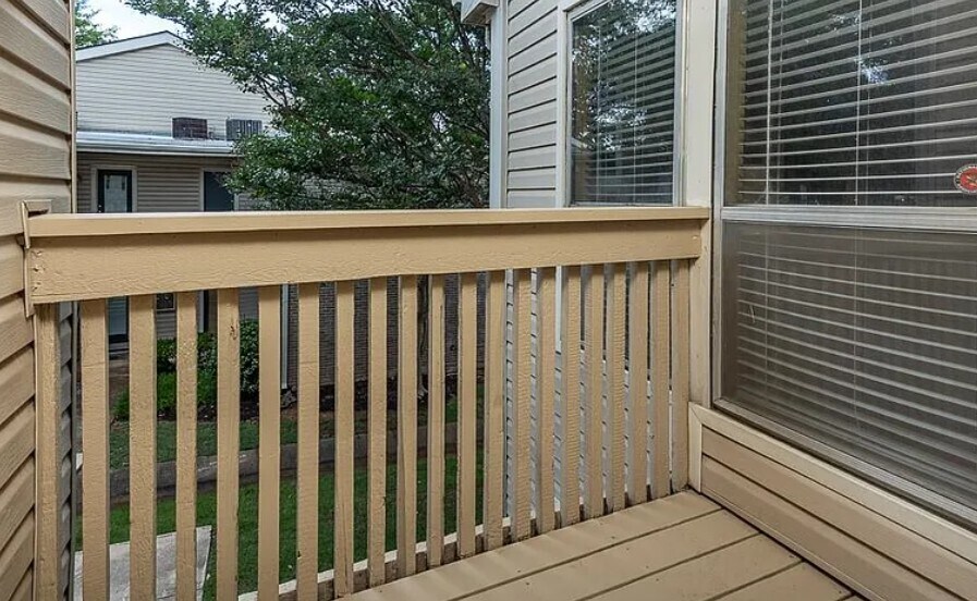Foto del edificio - 6695 Whispering Oak Pl