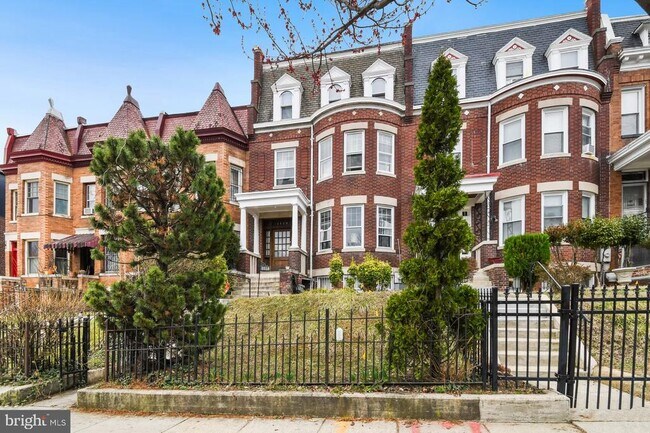 Foto del edificio - 1118 Girard St NW