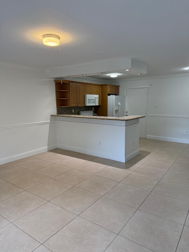 Kitchen - 7477 SW 82nd St (Miami, FL) Apartment