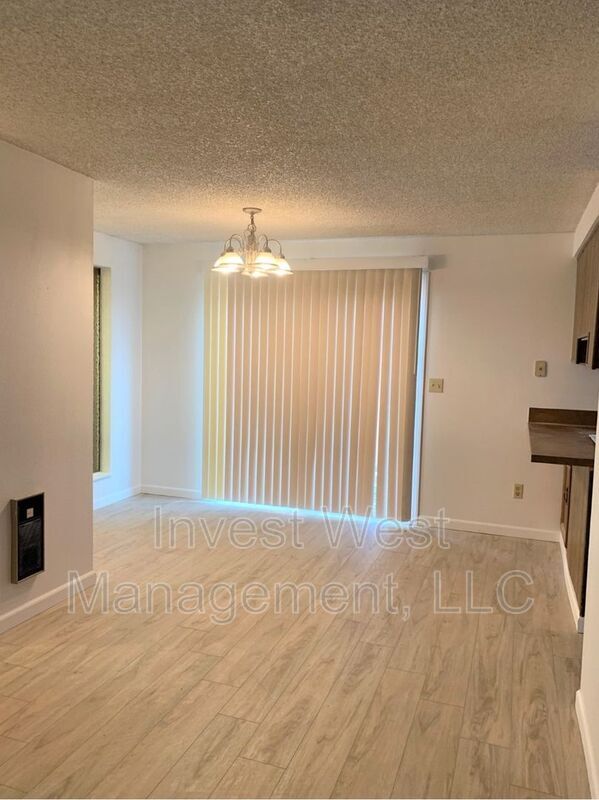 Foto del edificio - 3330 NE 57th Ave