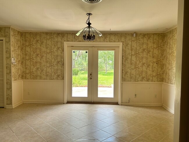 Building Photo - 7214 Sharpview Dr
