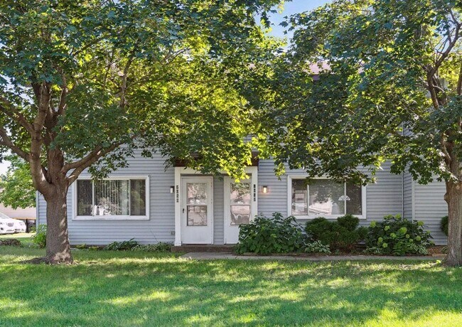 Foto del edificio - Charming & Spacious 3-Bedroom Home for Rent in Shakopee