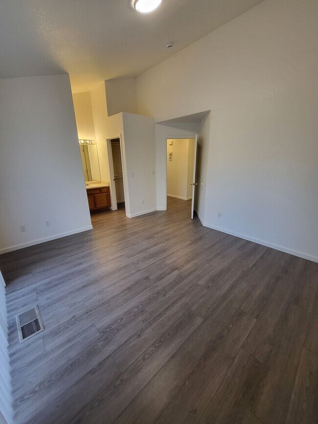 Foto del edificio - 246 E Gardengate Way