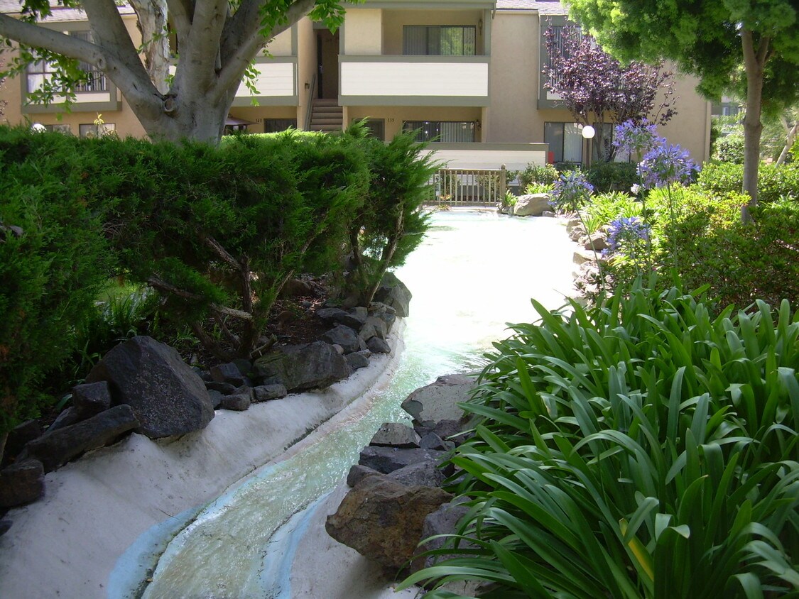 Area behind our unit - 9249 Village Glen Dr