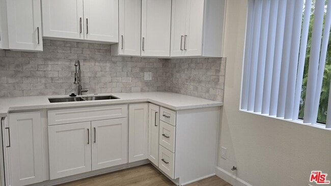 Foto del edificio - 330 Cameron Pl