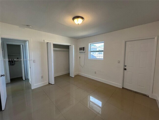 Foto del edificio - 8390 NW 15th Ave