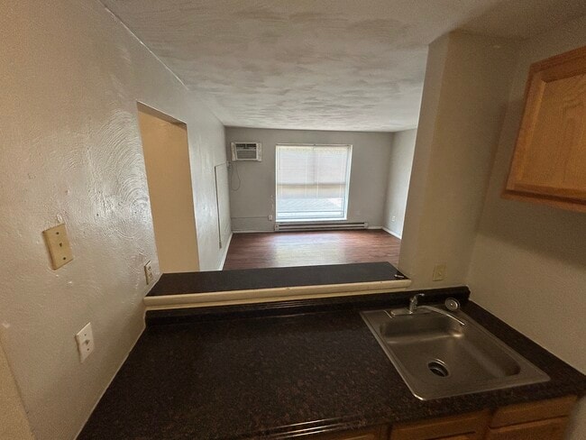 Building Photo - Straight Street Apartments