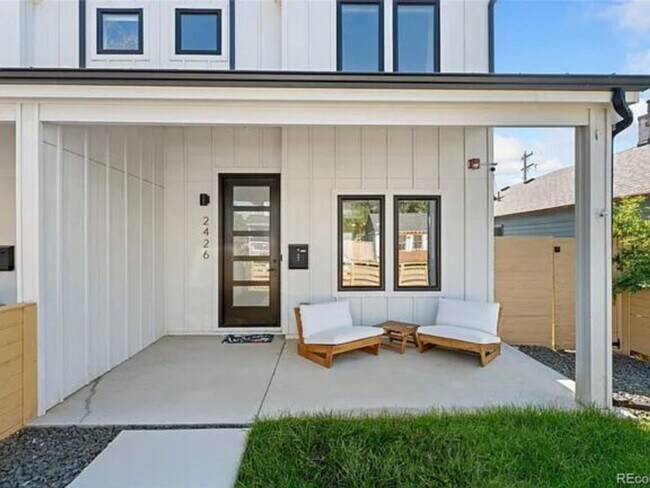 Building Photo - High-end Appointments. Awesome Home in Slo...