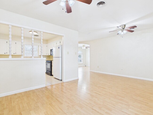 Foto del edificio - 4663 SE Brighton Dr