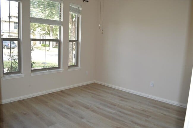 Building Photo - 11209 Cap Stone Dr