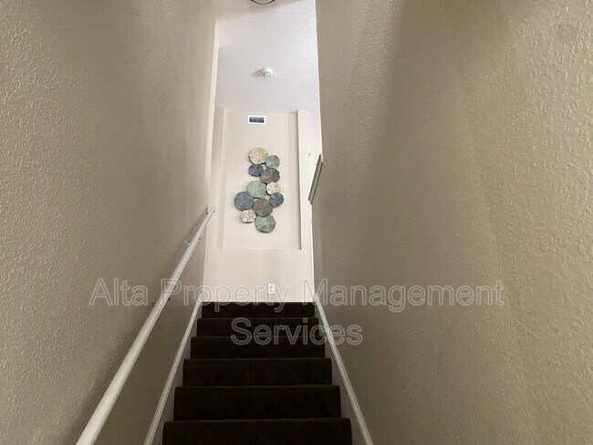 Foto del edificio - 10075 Gate Pkwy N