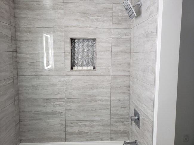 Apartamento de 2 habitaciones con baño - 2719 Michigan Ave