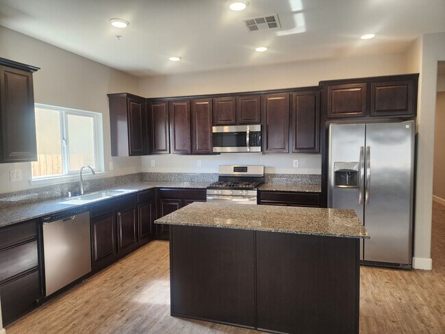 Foto del edificio - 3083 Creekside Ln
