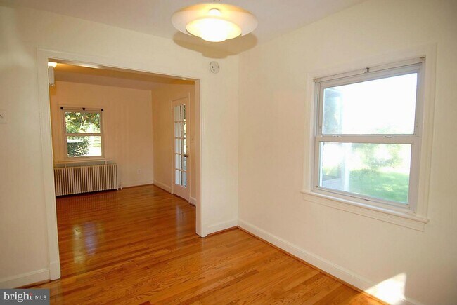 Foto del edificio - 1067 N Nelson St