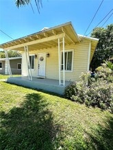 Building Photo - 3611 Oak Ave