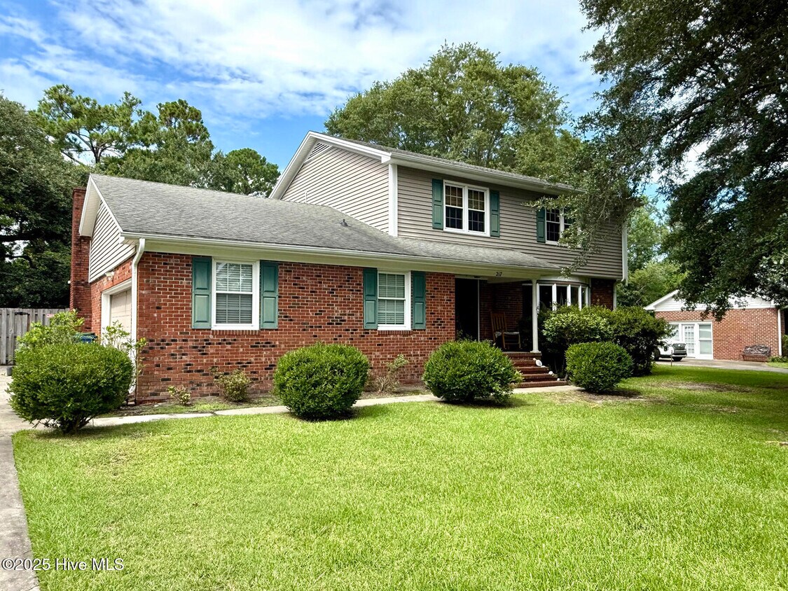 Primary Photo - 217 Devonshire Ln