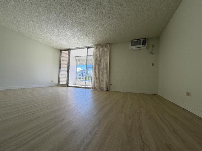 Building Photo - To register for the showing time below, note the 4 digit code: 3864 and click "APPLY NOW."(mobile...