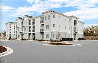 Building Photo - 5630 Lucas Ct