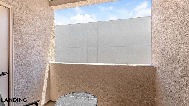 Foto del edificio - 2555 N Rancho Dr