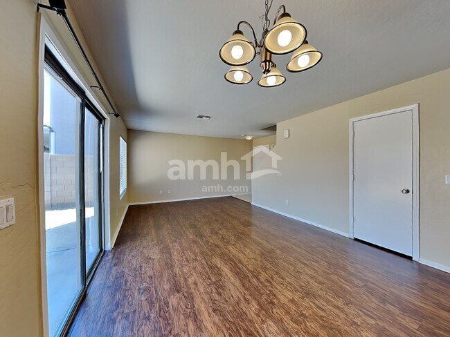 Foto del edificio - 12334 W Columbine Dr