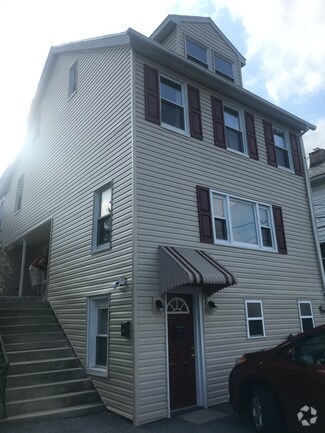 Building Photo - 2208 Lehigh St