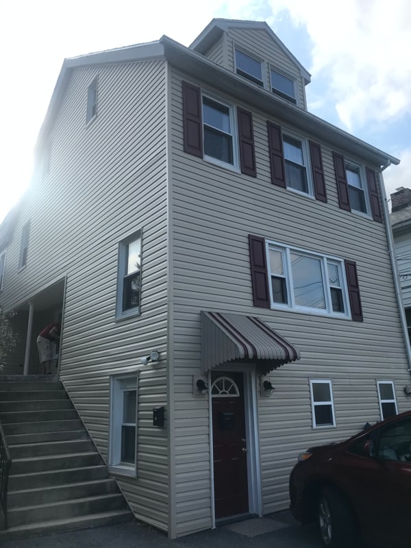Primary Photo - 2208 Lehigh St