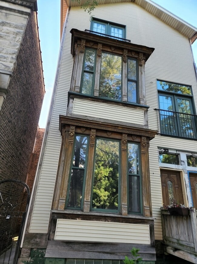 Building Photo - 1654 N Richmond St