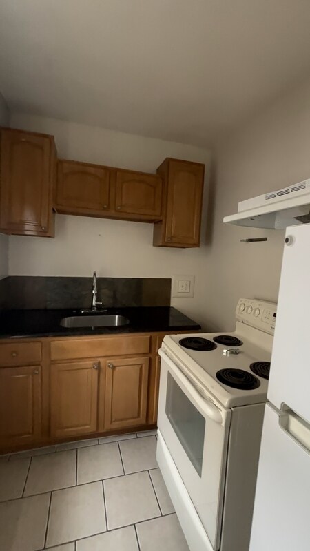 Foto del edificio - 513 W Girard Ave