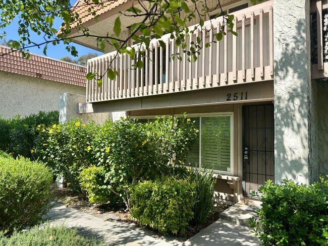 Foto del edificio - Spacious Townhome in Desirable Tiburon Community!
