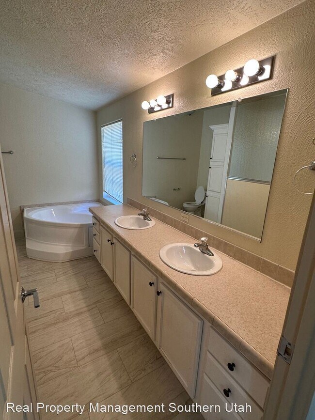 Building Photo - 3 br, 2 bath House - 824 Crystal Dr