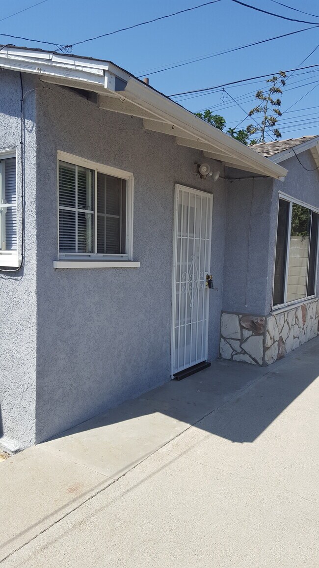 Building Photo - 2675 E Harrison St