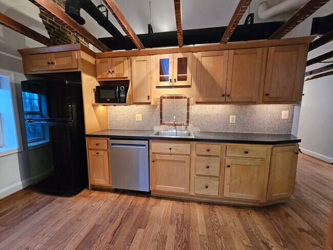 Cocina - 718 N Stokes St