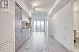 Building Photo - 138 Downes St