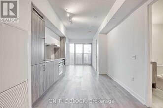 Building Photo - 138 Downes St