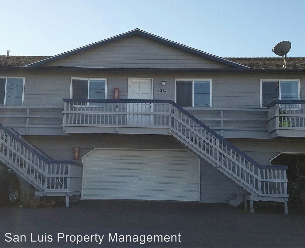 Primary Photo - 1215 Los Olivos Ave