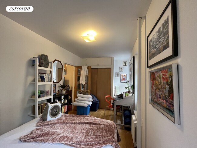 Foto del edificio - 536 E 82nd St