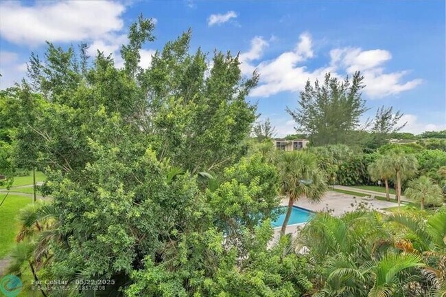 Foto del edificio - 3390 Foxcroft Rd