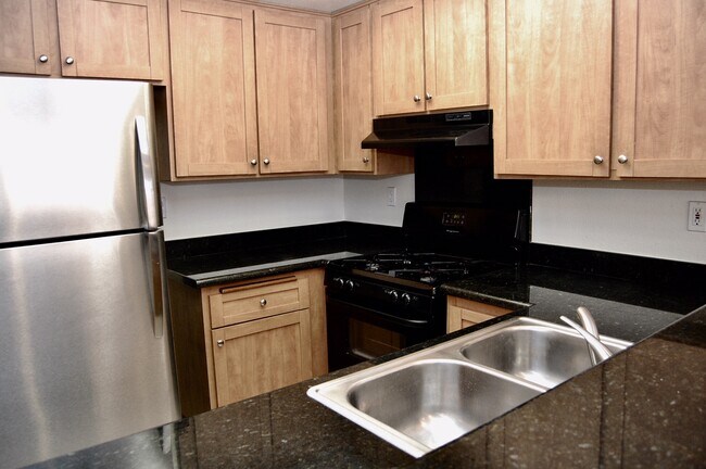 Foto del edificio - 1628 S Bundy Dr
