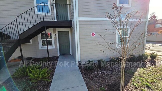 Building Photo - 915 Ariana St